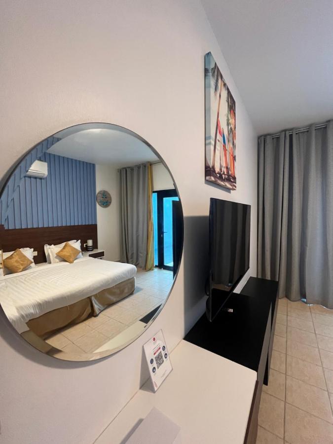 درة العروس خمس غرف وصالة مع بالكونة على شاطئ البرادايس - عوائل Apartment Durat  Alarous