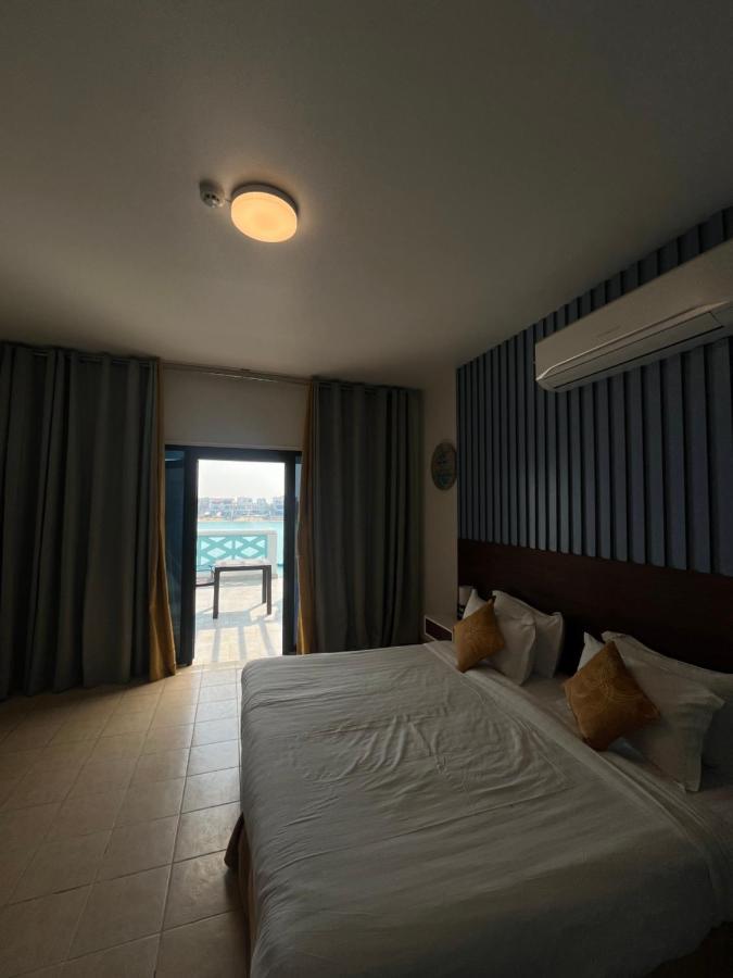 درة العروس خمس غرف وصالة مع بالكونة على شاطئ البرادايس - عوائل Apartment *