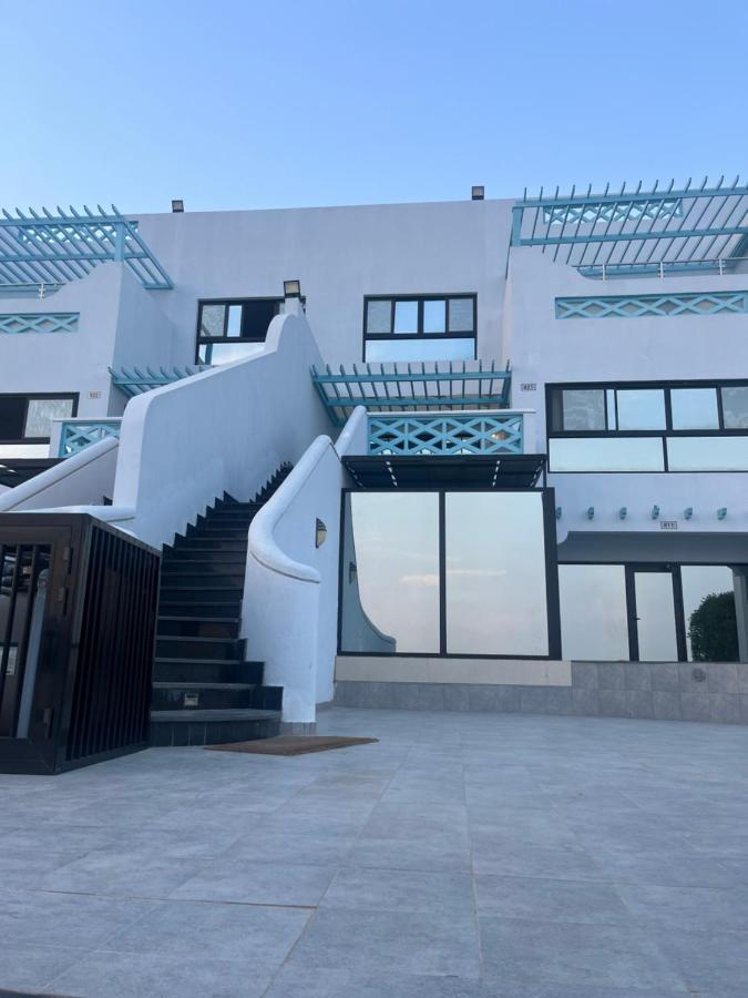 Apartment درة العروس خمس غرف وصالة مع بالكونة على شاطئ البرادايس - عوائل Durat  Alarous