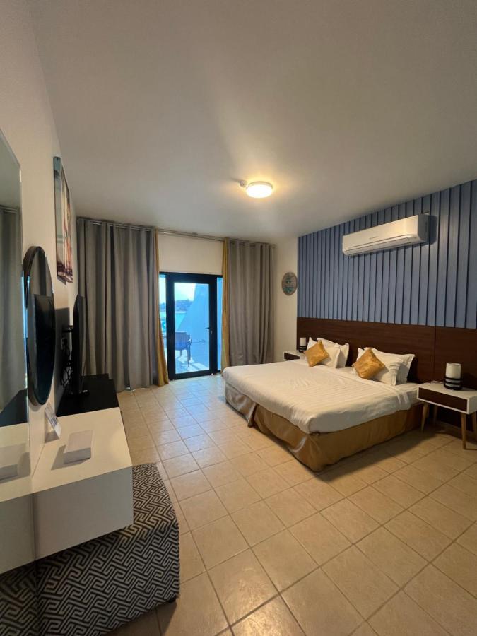 درة العروس خمس غرف وصالة مع بالكونة على شاطئ البرادايس - عوائل Apartment *